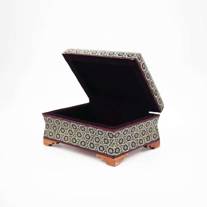 Traditional Motif | Handcrafted Hatem-Inlaid Wooden Box - WAAH125