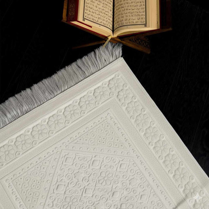 Special Gift Set (Prayer Rug, Quran, 33-Bead Tasbeeh and Tasbeeh Box) - WABOX003